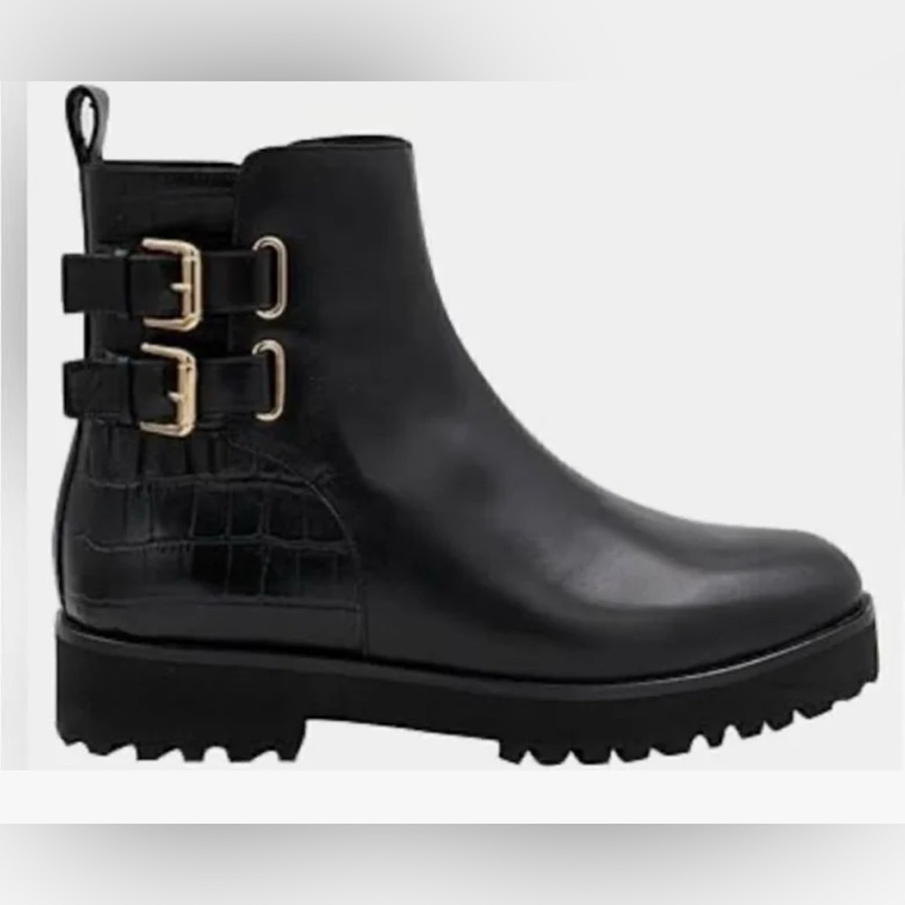 New Andre Assous Pandora Featherweight Round Toe Boot in Black Leather Size 6